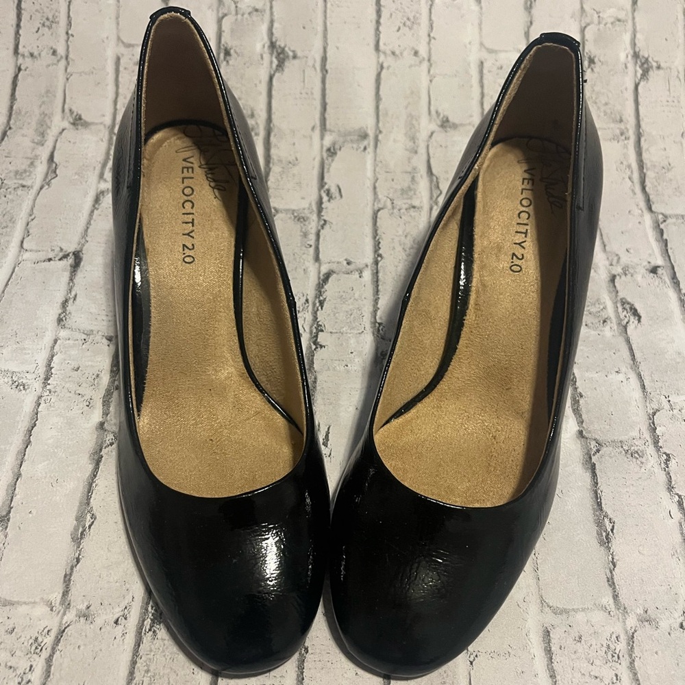 Life Strides Velocity 2.0 Women's Black Pumps Size 7